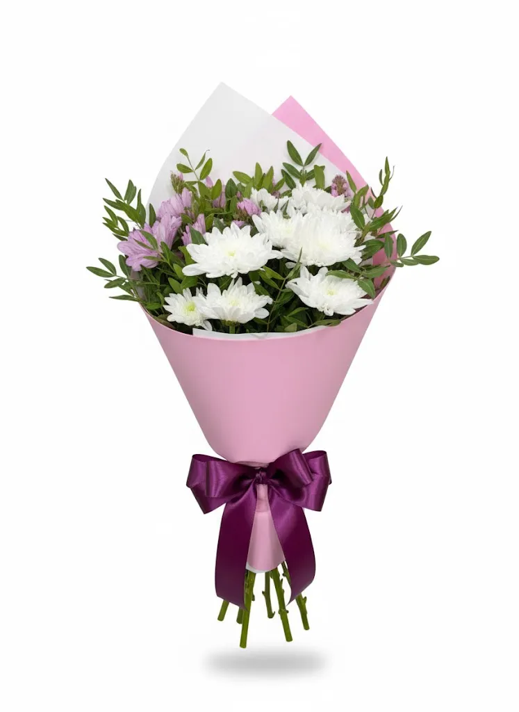 Buchet Delicat cu Crizanteme Albe și Mov